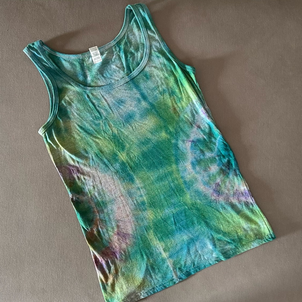 NWOT Tie dyed anvil tank top size small grey pink blue